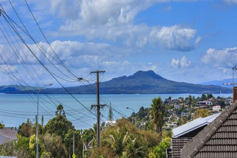 Photo of property in 1/42 Sunrise Avenue, Mairangi Bay, Auckland, 0630