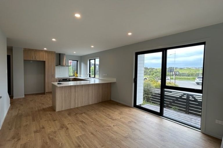 Photo of property in 2a Nerita Place, Long Bay, Auckland, 0630
