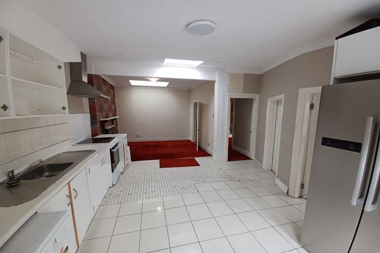 Photo of property in 6-10 Mudges Terrace, Newtown, Wellington, 6021