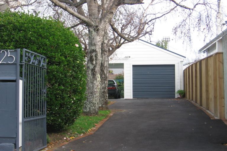 Photo of property in 25 Hautana Square, Woburn, Lower Hutt, 5010