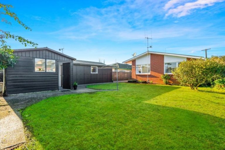 Photo of property in 42 Storey Avenue, Forest Lake, Hamilton, 3200