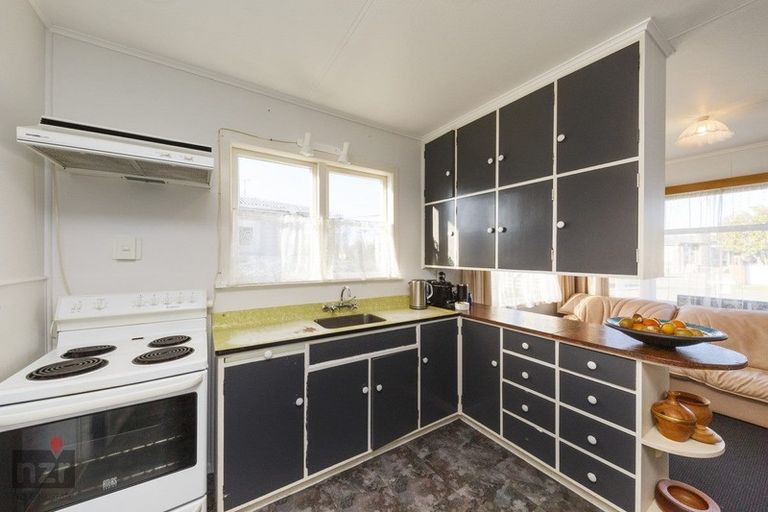 Photo of property in 18 Churchill Avenue, Feilding, 4702