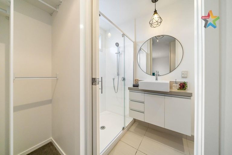 Photo of property in 18 Otonga Heights, Maungaraki, Lower Hutt, 5010