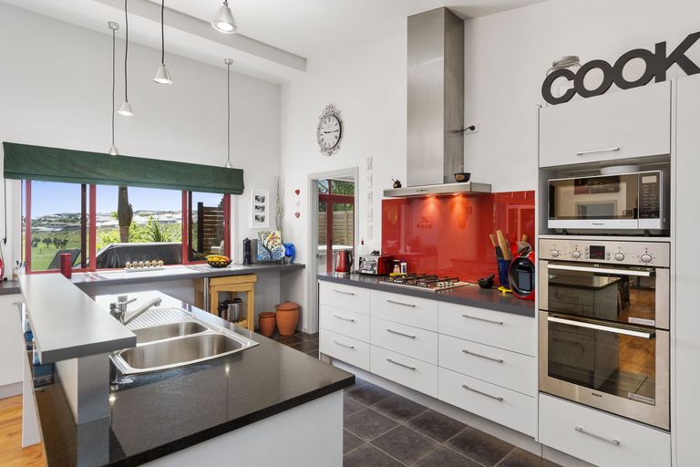 Photo of property in 15 Hampstead Court, Pyes Pa, Tauranga, 3112