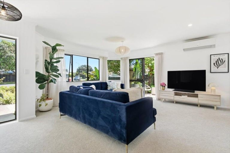 Photo of property in 11 Reef Avenue, Papamoa Beach, Papamoa, 3118