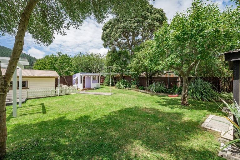 Photo of property in 42 Kaitawa Crescent, Paraparaumu, 5032