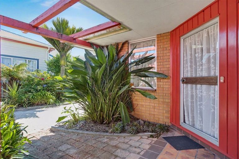 Photo of property in 114 Romilly Street, Westport, 7825