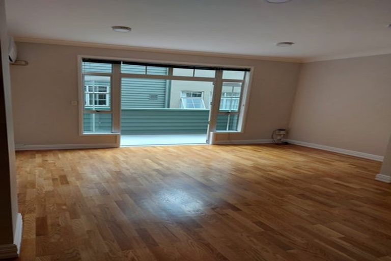 Photo of property in 64 Pipitea Street, Thorndon, Wellington, 6011