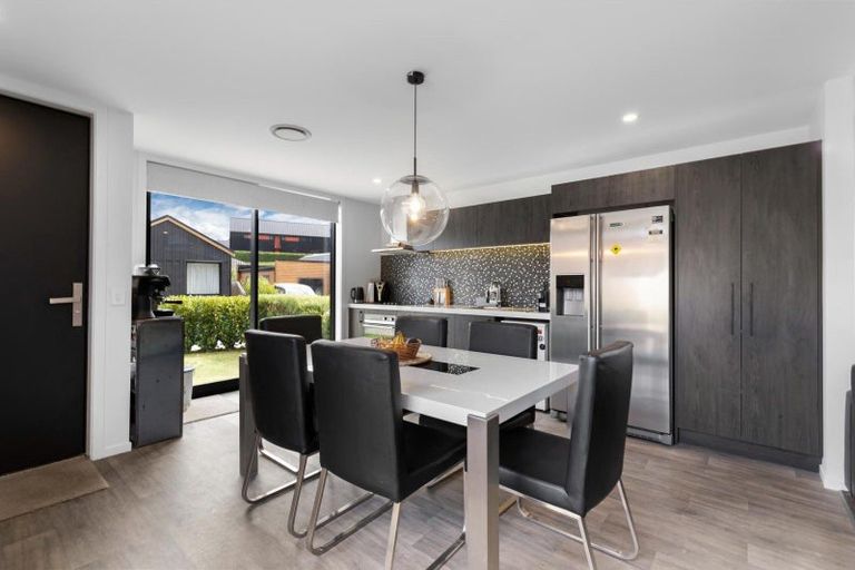 Photo of property in 24 Huxley Place, Lake Hayes, Queenstown, 9304