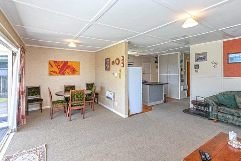 Photo of property in 102 Riverview Road, Whangamata, 3620