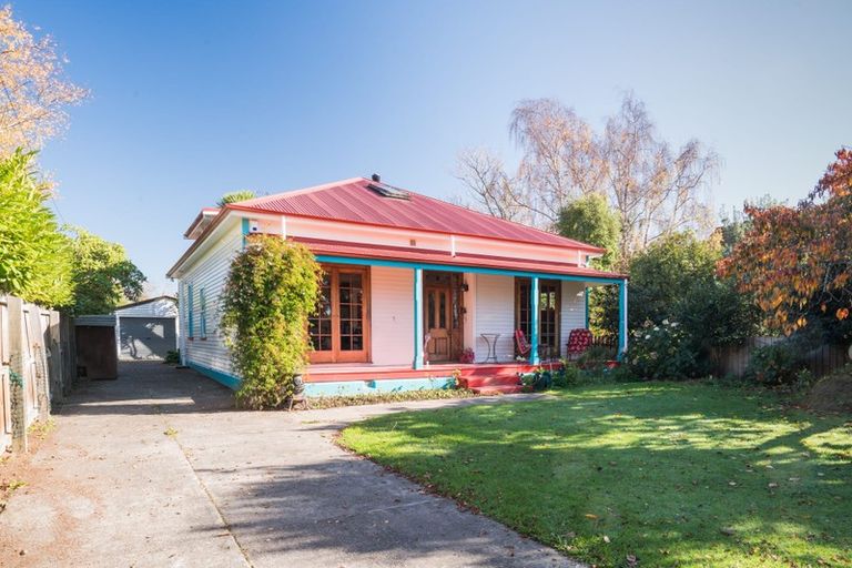 Photo of property in 33 Norwood Street, Beckenham, Christchurch, 8023