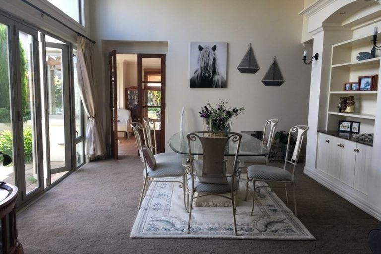 Photo of property in 2 Annagary Rise, Dannemora, Auckland, 2016