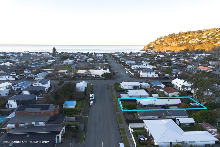 Photo of property in 5 Van Asch Street, Sumner, Christchurch, 8081