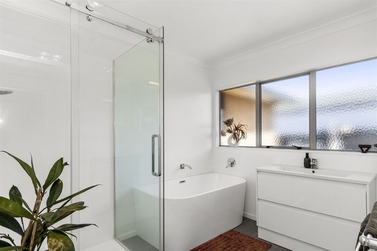 Photo of property in 34 Lotus Avenue, Mount Maunganui, 3116