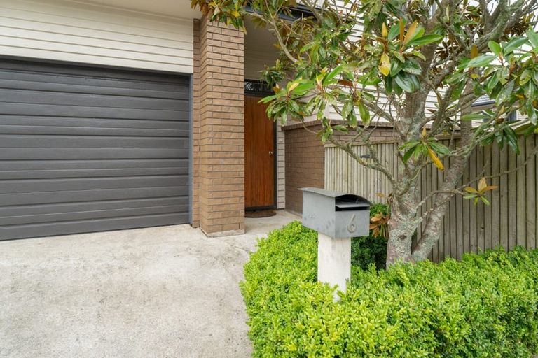 Photo of property in 6 Erlestoke Crescent, Churton Park, Wellington, 6037