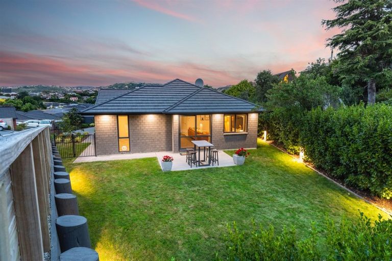 Photo of property in 31 Mooring Close, Whitby, Porirua, 5024