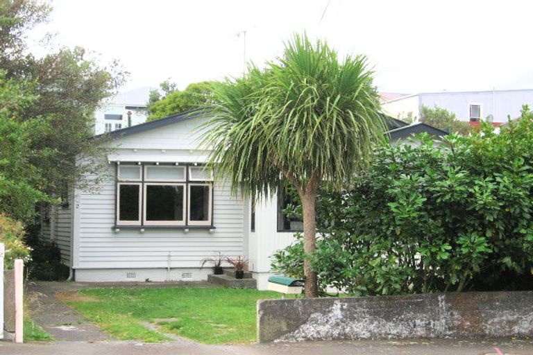 Photo of property in 2 Akatea Street, Berhampore, Wellington, 6023