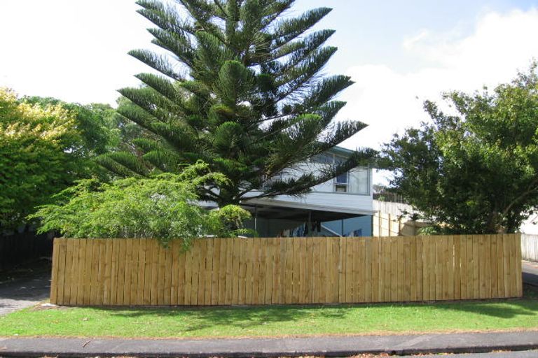 Photo of property in 7 Longreach Drive, Sunnyvale, Auckland, 0612