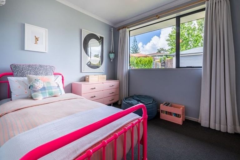 Photo of property in 169j Colwill Road, Massey, Auckland, 0614