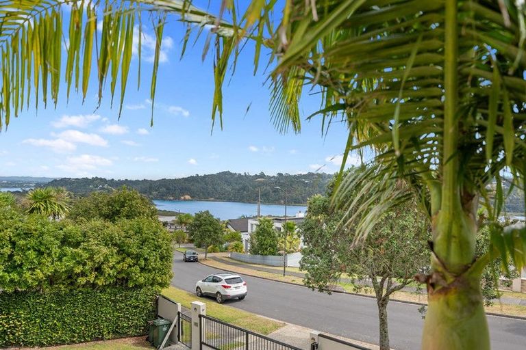Photo of property in 67 Kittiwake Drive, Schnapper Rock, Auckland, 0632