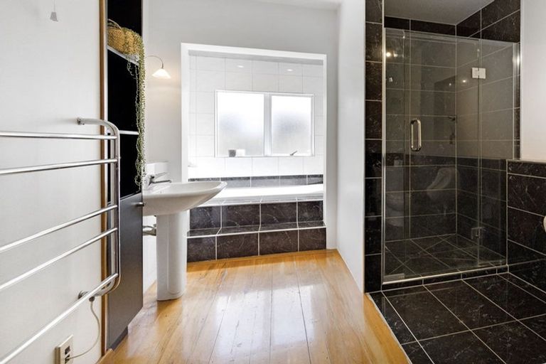 Photo of property in 126 Hamilton Avenue, Ilam, Christchurch, 8041