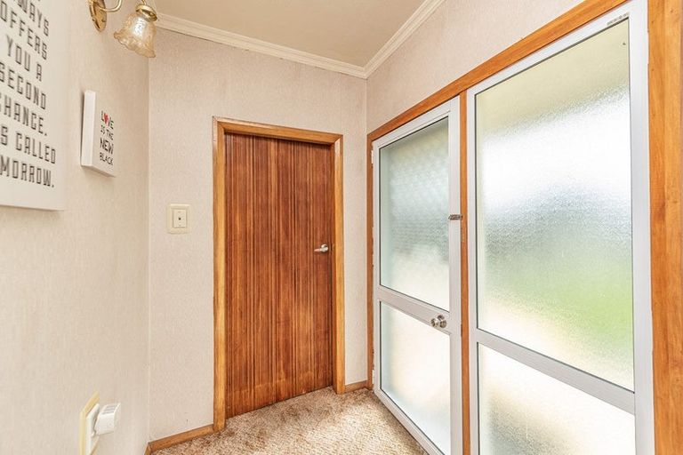 Photo of property in 4 Tongariro Street, Castlecliff, Whanganui, 4501