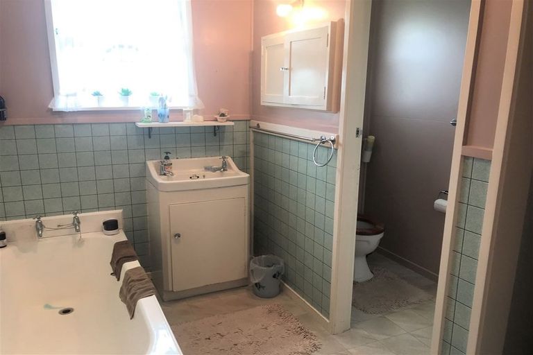 Photo of property in 1695 State Highway 3, Awahuri, Palmerston North, 4479