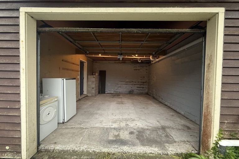 Photo of property in 8 Sandhurst Way, Crofton Downs, Wellington, 6035