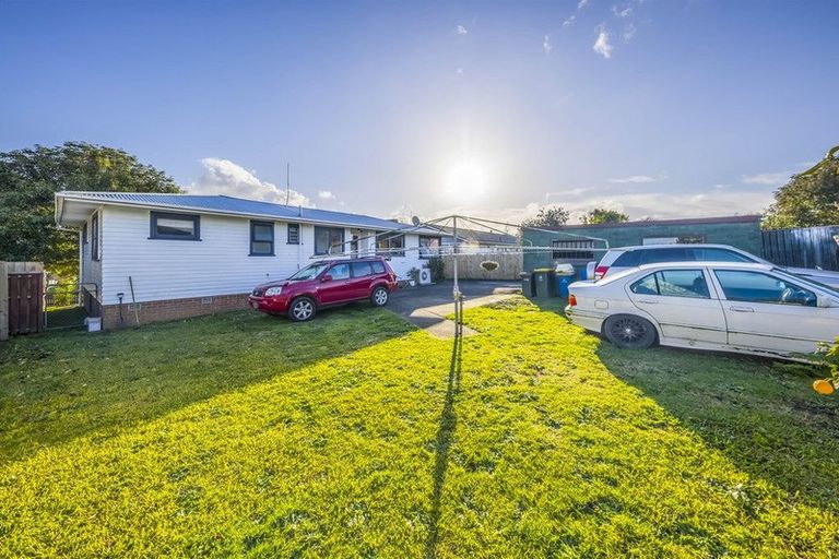 Photo of property in 21 Gainsborough Street, Manurewa, Auckland, 2102