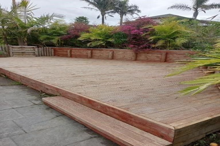 Photo of property in 11 Rosses Place, Pinehill, Auckland, 0632