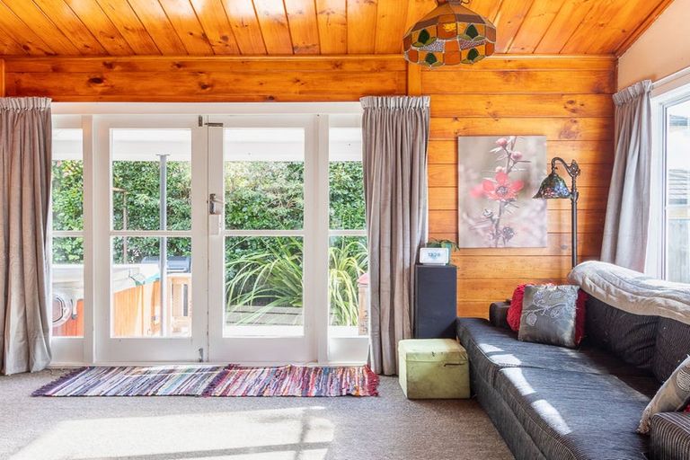 Photo of property in 9 Patterson Grove, Waikanae, 5036