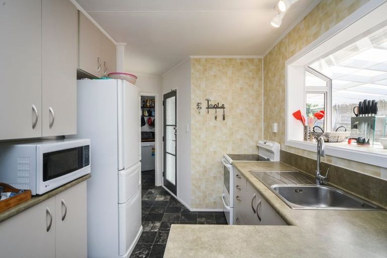 Photo of property in 84 Apollo Parade, Milson, Palmerston North, 4414