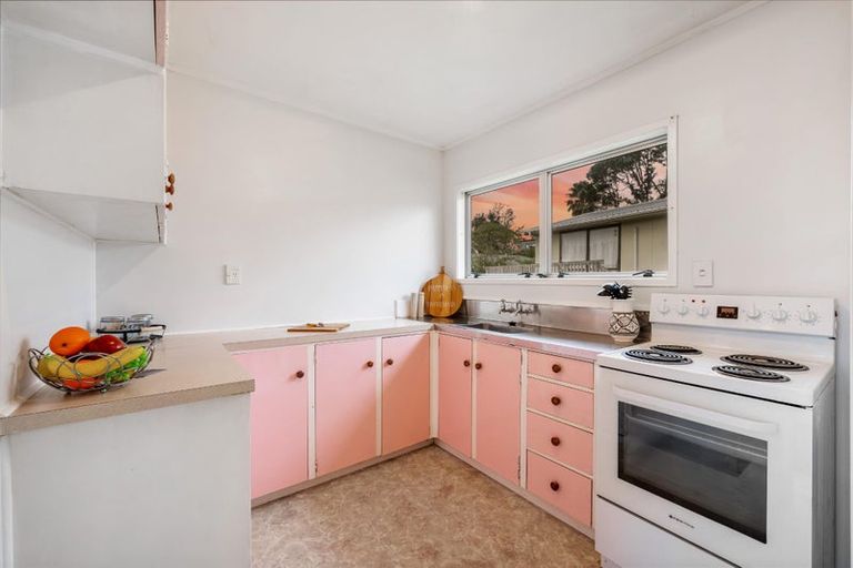 Photo of property in 5 Flaunty Place, West Harbour, Auckland, 0618