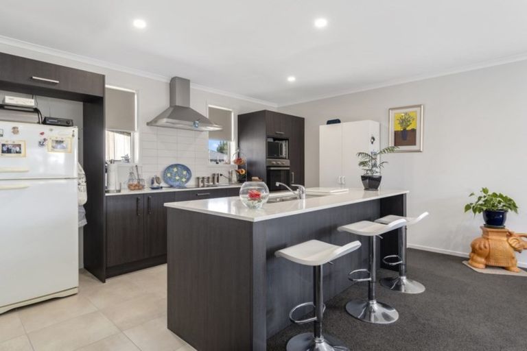 Photo of property in 88 Bert Wall Drive, Omokoroa, 3114