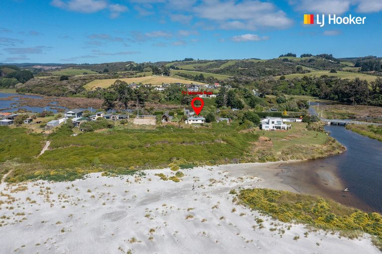Photo of property in 111 Moturata Road, Taieri Beach, Taieri Mouth, 9091