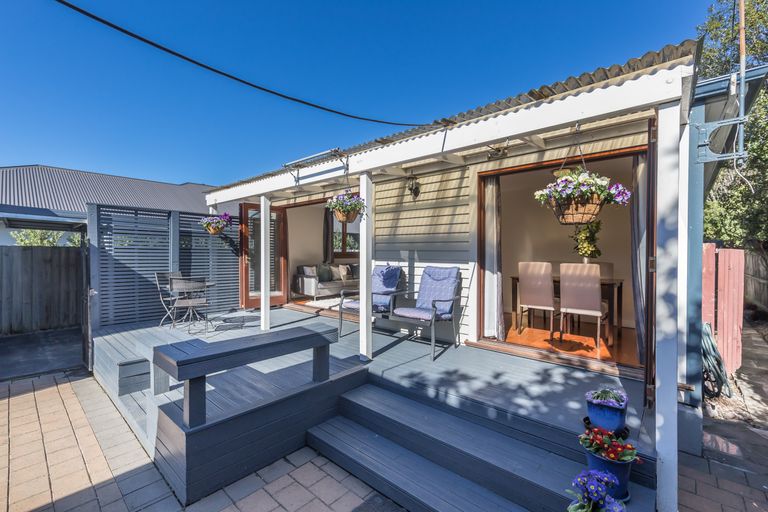 Photo of property in 69 Corson Avenue, Beckenham, Christchurch, 8023