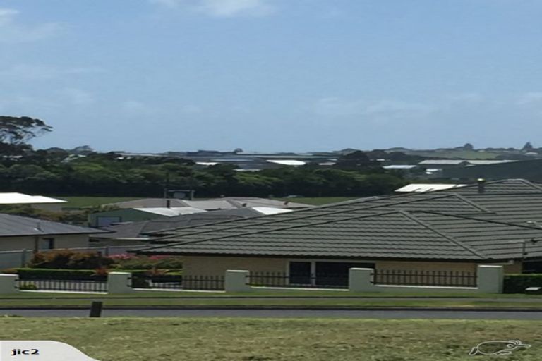 Photo of property in 33 Alberta Road, Glen Avon, New Plymouth, 4312