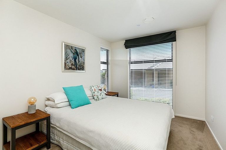 Photo of property in 2/31 Links Drive, Waiwhakaiho, New Plymouth, 4312