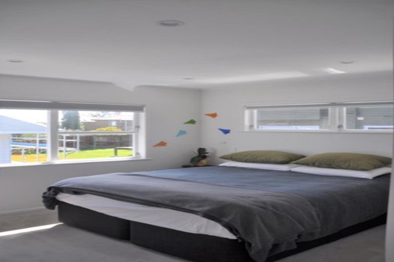 Photo of property in 41 Farquhar Road, Glendene, Auckland, 0602