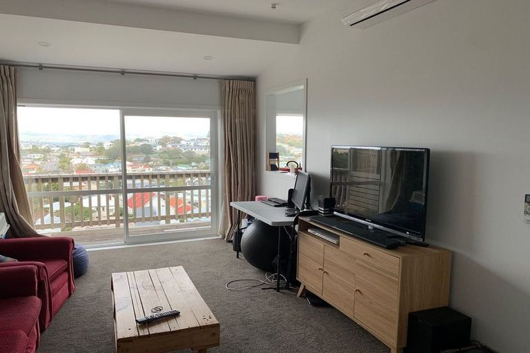 Photo of property in 25 Sugarloaf Road, Brooklyn, Wellington, 6021