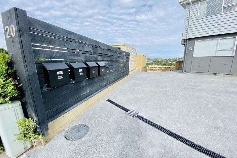 Photo of property in 20d Chetwode Grove, Newlands, Wellington, 6037