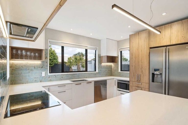 Photo of property in 3 Fieldmoor Place, Parklands, Christchurch, 8083