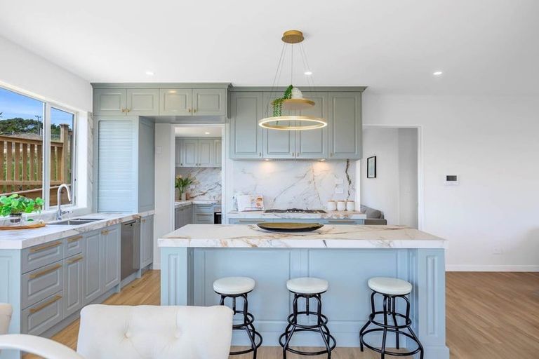 Photo of property in 42 Takurua Terrace, Orewa, 0931