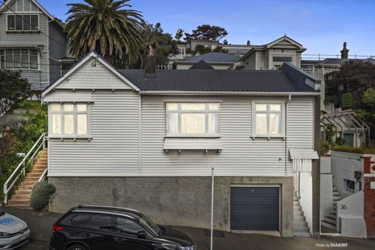 Photo of property in 38 Hawker Street, Mount Victoria, Wellington, 6011