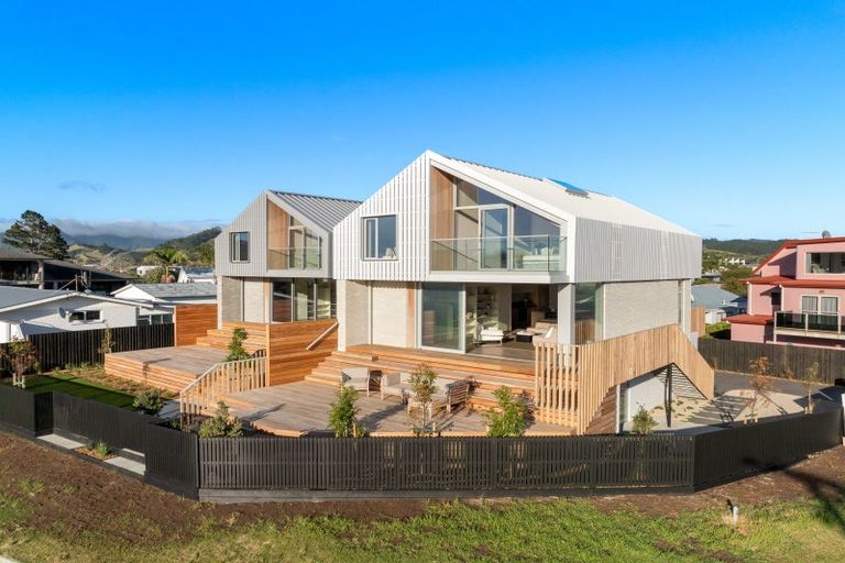 Photo of property in 203 Winifred Avenue, Whangamata, 3620