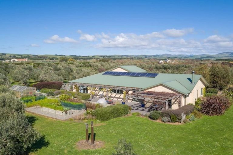 Photo of property in 1/239 Lake Ferry Road, Martinborough, 5781