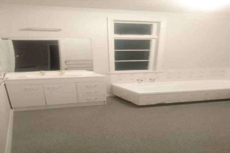 Photo of property in 11 East Street, Terrace End, Palmerston North, 4410