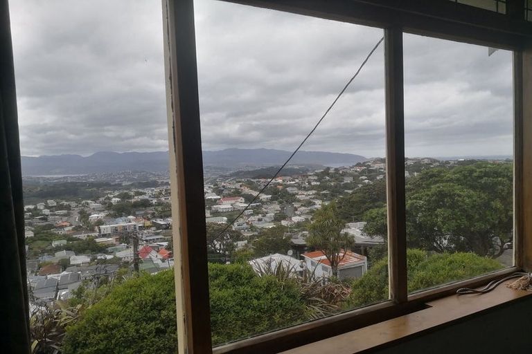 Photo of property in 42 Mitchell Street, Brooklyn, Wellington, 6021