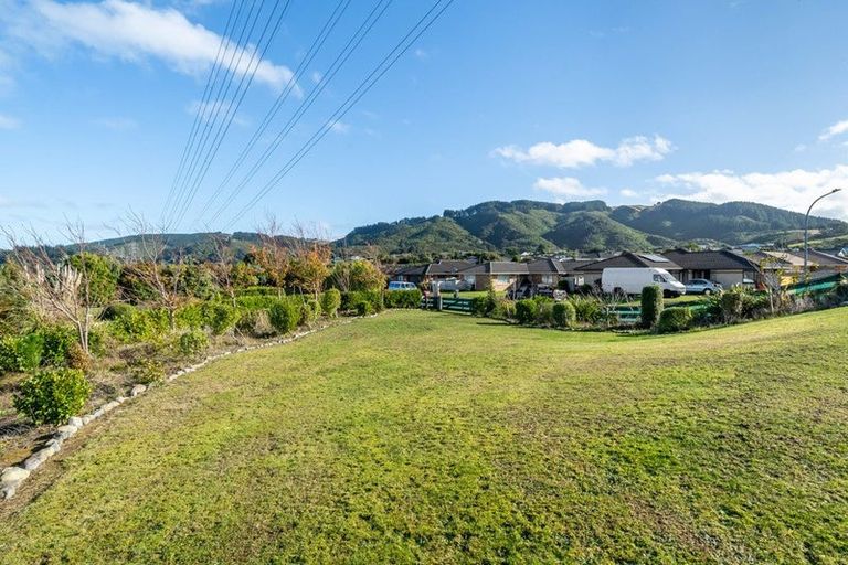 Photo of property in 23 Percy Kinsman Crescent, Riverstone Terraces, Upper Hutt, 5018