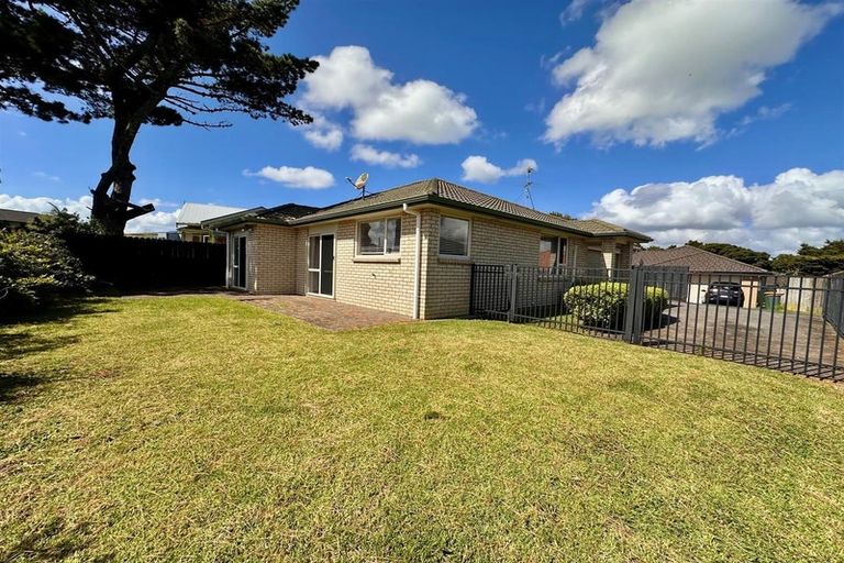 Photo of property in 6 Richard Halse Drive, Manurewa, Auckland, 2105